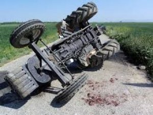 Kulu'da traktör devrildi: 1 ölü
