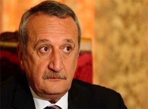 Aysal-Ağar gerginliği: Dua et başkansın