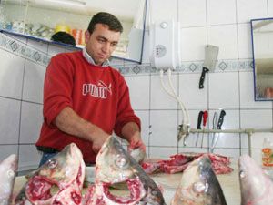 Balığın başı yoksula düşüyor