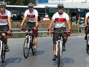 Srebrenitsa'ya bisikletle gidiyorlar