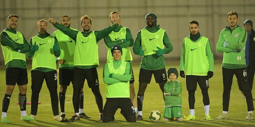 Atiker Konyaspor, Galatasaray hazırlıklarına altyapı antrenörleriyle başladı