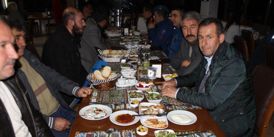 Osmaneli İlçe Jandarma Komutanı Demirpehlivan’a veda yemeği
