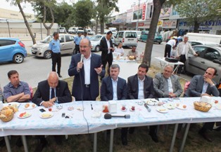 Hüseyin Çelik Konya'da esnafla buluştu