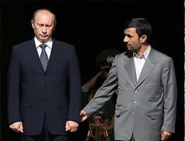 Putin, Ahmedinejad ile görüştü