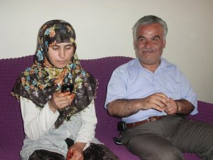 Engelli çiftin “biyonik kulak” mutluluğu