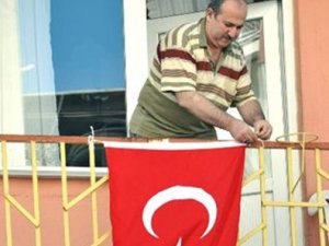 AK Parti'den '8.5 milyon bayrak' genelgesi