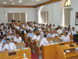 MHP’den iki meclis üyesi AK Parti'ye geçti