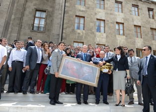Akşehirli gençlerden Meclis'e çıkarma