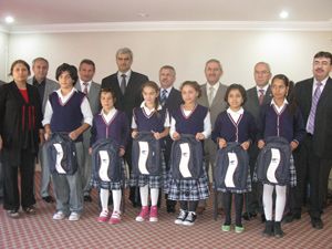 İlköğretim öğrencilerine kırtasiye yardımı