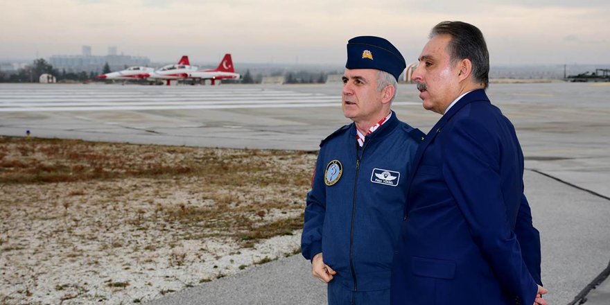 Vali Toprak'tan Türk Yıldızları ve SOLOTÜRK’e ziyaret