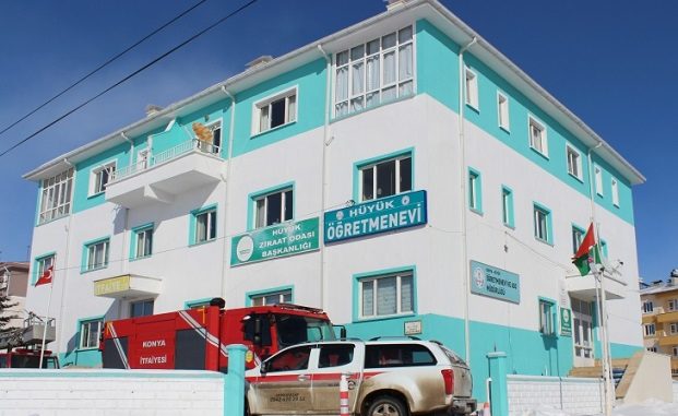 Hüyük Öğretmenevi'nde devir teslim töreni