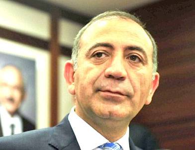 Gürsel Tekin alay konusu oldu