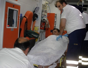 Teravih Namazına Giden Polis 6 Yerinden Bıçaklandı