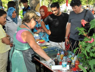 Gülmece parkı sanat atölyesine dönüştü