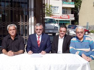 Vatandaşlarınduygularını sömürüyorlar