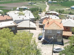 Köylü, 20 yıl sonra kanalizasyona kavuşuyor