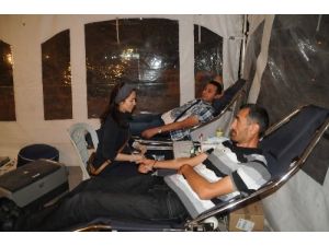 Kızılay, Ramazan Sokağı'nda Kan Topluyor