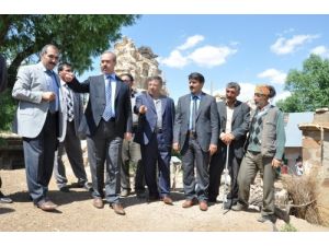 Vali Büyükersoy, Çengilli Kilisesi'ni Ziyaret Etti