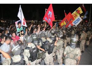 Hatay'da Eylemci Gruba Polis Müdahale Etti
