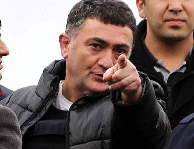 Bir dediği bir dediğini tutmuyor