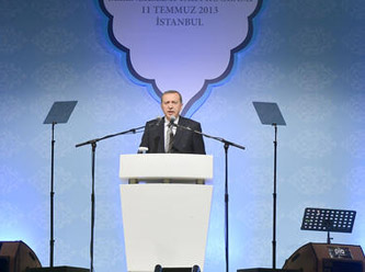 Başbakan Erdoğan'dan Taksim'e taş
