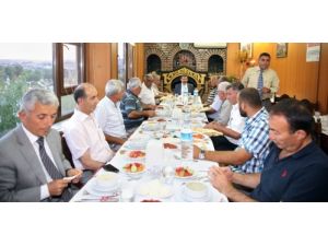 Başkan Odabaşı Köy Muhtarları İle İftar Yaptı