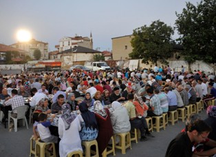 Tapucak Meydanı’nda iftar