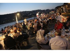 İett Çalışanları Hep Beraber Oruç Açtı