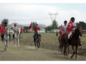 Uludağ Üniversitesi’nde Düzenlenen Rahvan At Yarışlarına Büyük İlgi