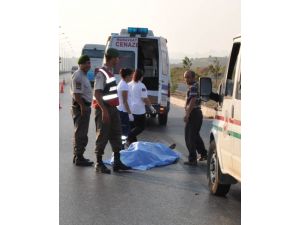 Tur Otobüsünün Çarptığı Yaya Hayatını Kaybetti