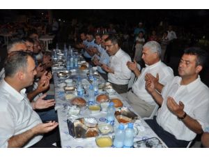 Belediye Başkanı Çelikcan, İftarda Vatandaşlarla Buluşuyor