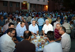 İmam Hatip mezunları iftarda buluştu