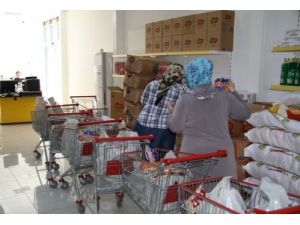 Sosyal Marketten 5 Günde Bin Kişi Erzak Yardımı Aldı