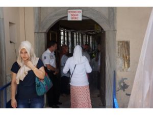 Eyüp Sultan Türbesi Ziyarete Açıldı