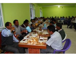 Erciş'te Gönül Sofrası Oruçluları Buluşturuyor