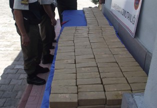 Konya'da 200 paket eroin ele geçirildi