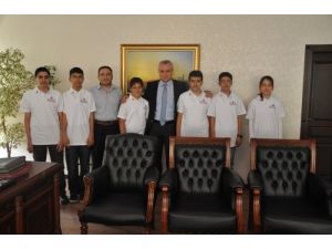 Sbs Şampiyonları Kaymakam Seçilmiş'i Ziyaret Etti