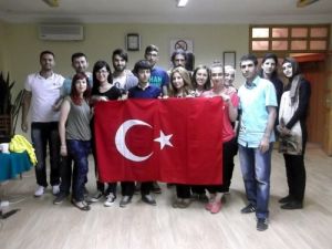 Gençler, İnternet Ve Sosyal Ağlar Yerine Biraraya Gelip Oyun Oynadı, Sohbet Etti