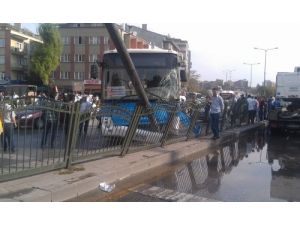 Başkent’te Otobüs Kazası: 10 Yaralı