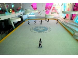 Kayseri’de Yaz Sıcağında Buz Pateni Keyfi