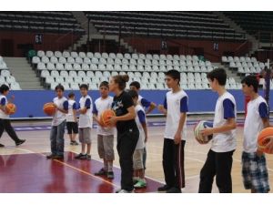 Hem Kur’an Öğreniyor, Hem Spor Yapıyorlar
