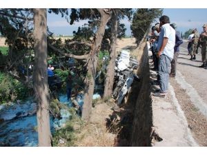 Kamyonet Şarampole Düştü: 1 Ölü, 1 Yaralı