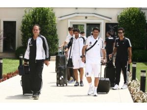 Beşiktaş, 26 Kişilik Kadro İle Avusturya'ya Uçtu