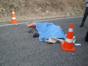 Motosikletle Midibüs Çarpıştı: 1 Ölü