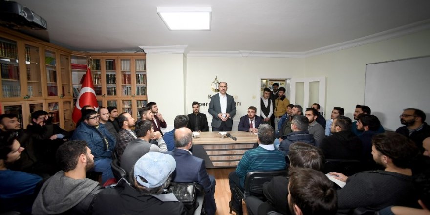 Başkan Altay, Yesevi Sohbetleri’nde gençlerle bir araya geldi