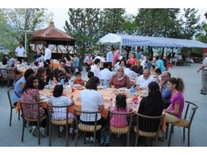 Turhal Kaymakamlığı’ndan Koruyucu Ailelere İftar Yemeği