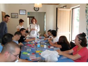 Engelsiz Atölye Yüzleri Güldürüyor