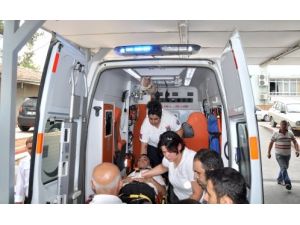 Hastaneye Yemek Götüren Kamyonet Kaza Yaptı