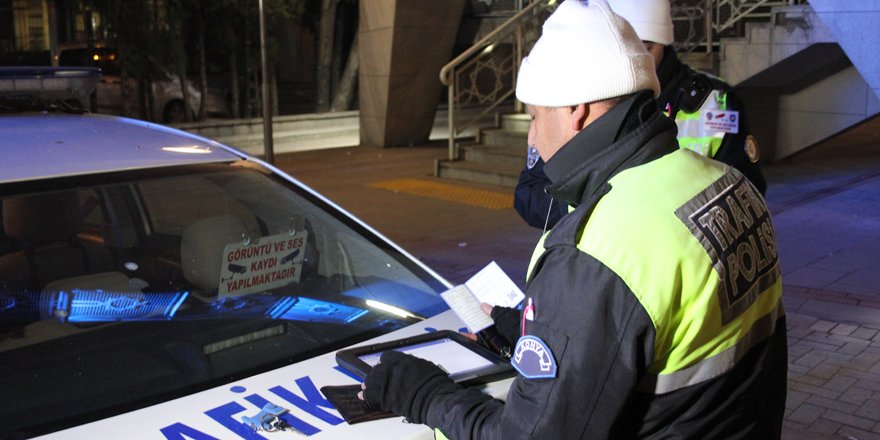 Konya'da yeni yılın ilk trafik cezası ehliyetsiz sürücüye kesildi