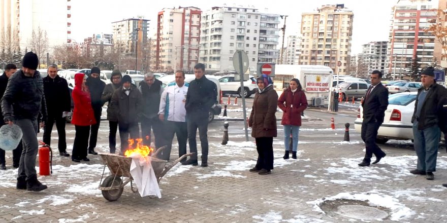 Bera otelleri personelini eğitiyor